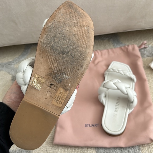 Stuart Weitzman, white flat leather sandals, size 8 - Picture 3 of 3